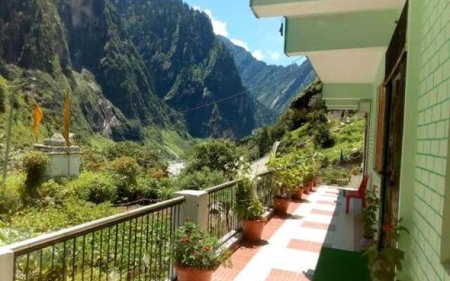 Peaceful stay in course of Nature
