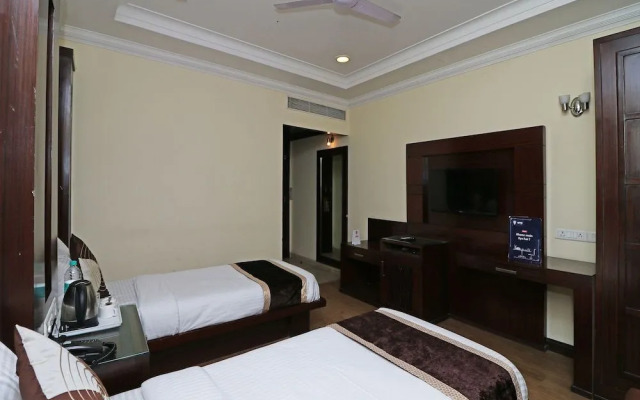 OYO 12532 Imperial Inn