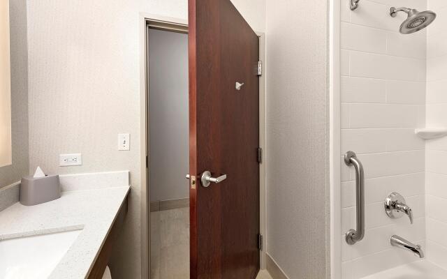 Holiday Inn Express Hotel & Suites Conroe I-45 North by IHG