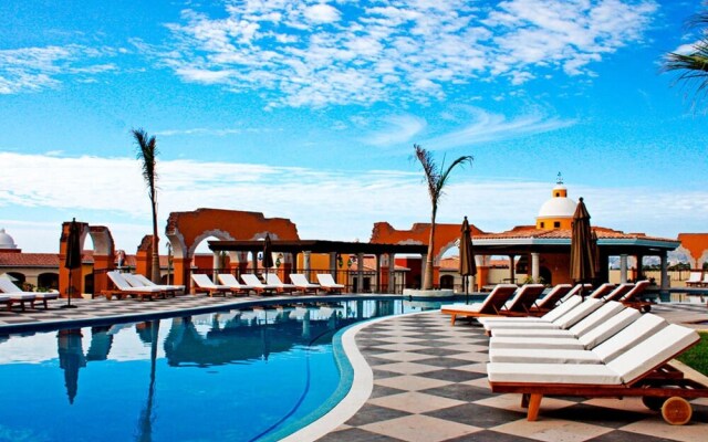 Huge Family Suite Cabo San Lucas