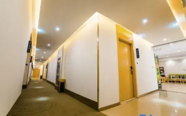 GreenTree Zhixuan Hotel (Zhangjiagang Bonded Area Logistics Park Deji Town)