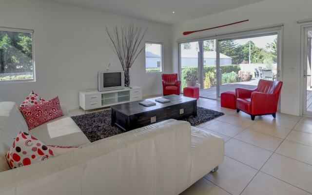 Surfs Up - Fresh and modern East Beach home