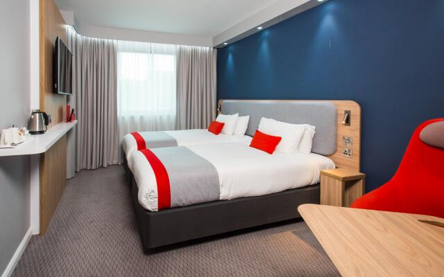 Holiday Inn Express Leeds City Centre Armouries, an IHG Hotel