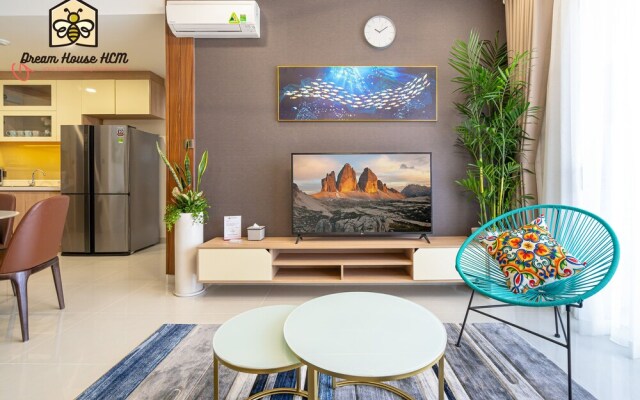 Dream House Apartment