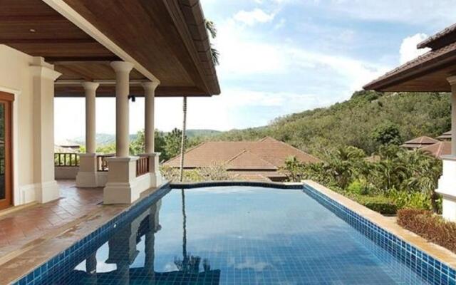 Lakewood Hills Villa 11