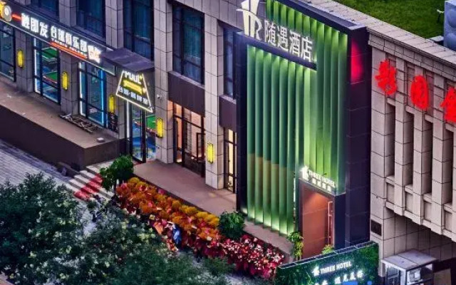 Three Hotel