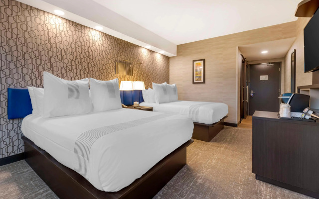 GLō Best Western Kanata Ottawa West