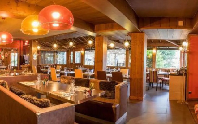 Les Cabanes De La Maison Rouge