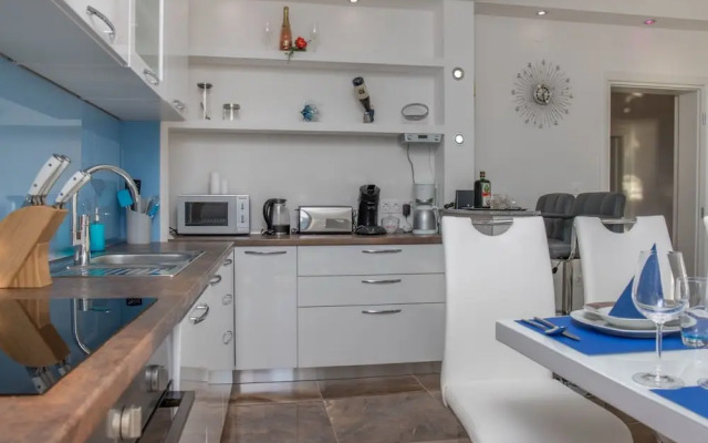 Spacious Novi Vinodolski Apartments With Terrace and Shared Pool