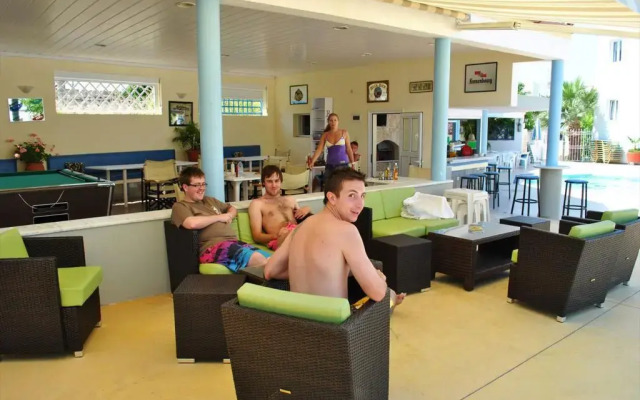 Melissa Apartments, Studios & Suites