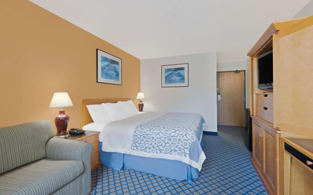 Days Inn by Wyndham Brunswick Bath Area