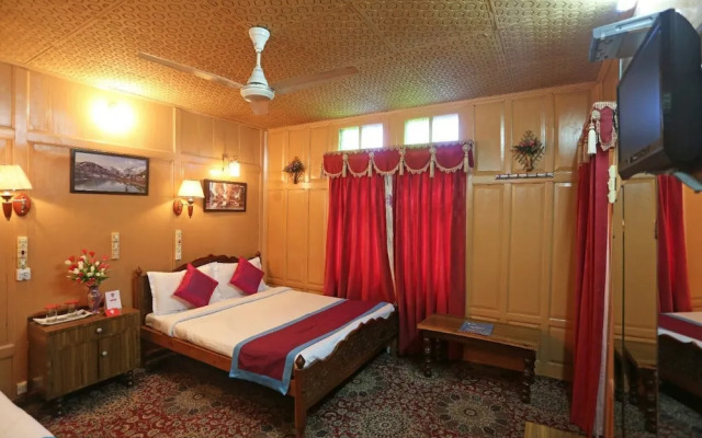 Ritz HouseBoat Srinagar