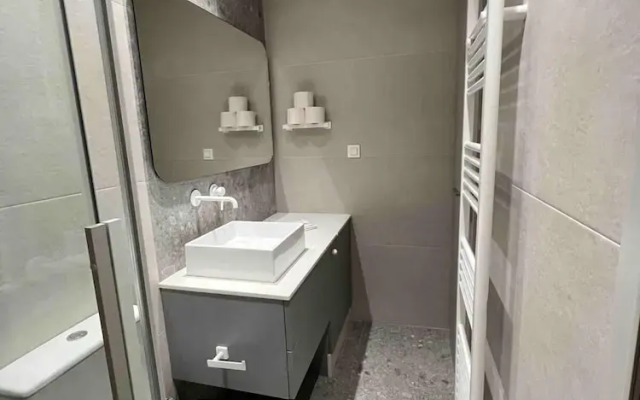 Embassy Apartment - I1
