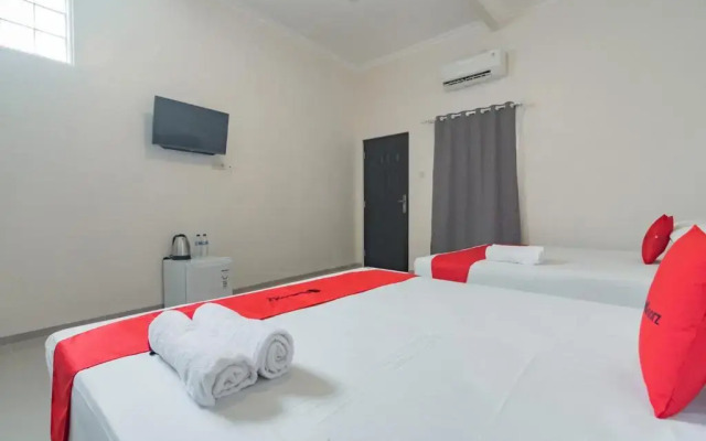 RedDoorz Syariah Plus @ Perintis Guesthouse Tasikmalaya
