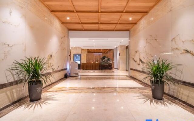 Oukai Impression Hotel (Nanyang Jiangying Airport Binhe Avenue Branch)