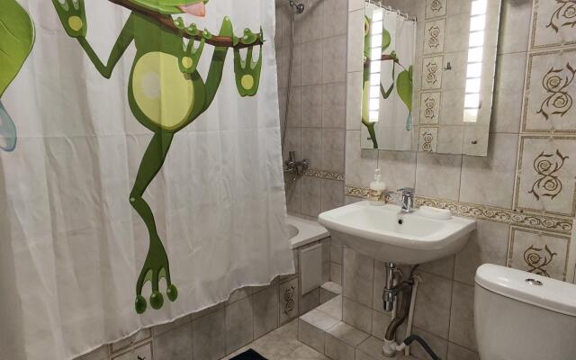 Апартаменты на переулке Суворова 5