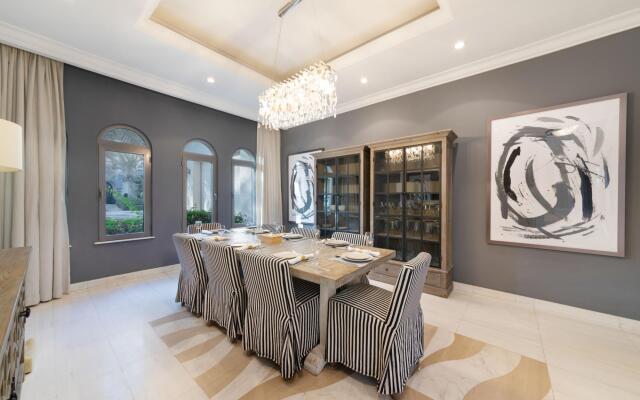 Private Pool & Beach Access Villa w/ Cinematic Vws