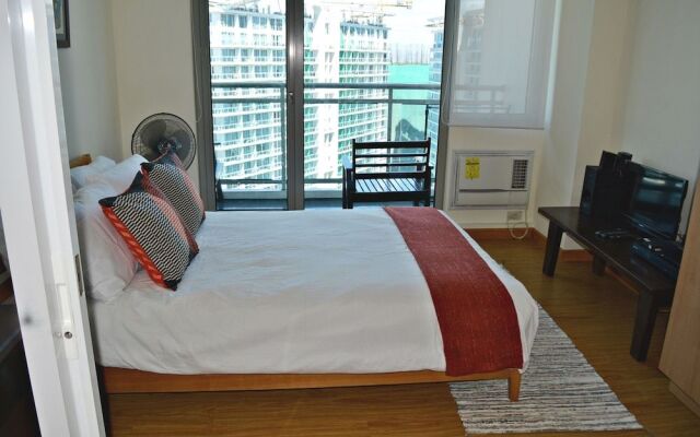 Shir Hub at Azure Urban Residences