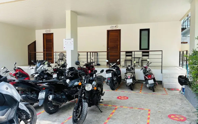 Hillside Haven-Luxury Room