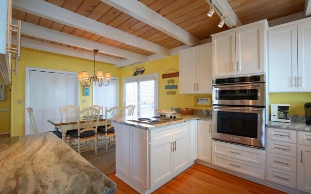 Holden Jeanie 4 Bedroom Home by RedAwning