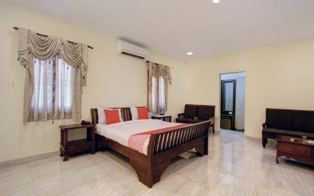 OYO 30970 AAR Royal Residency