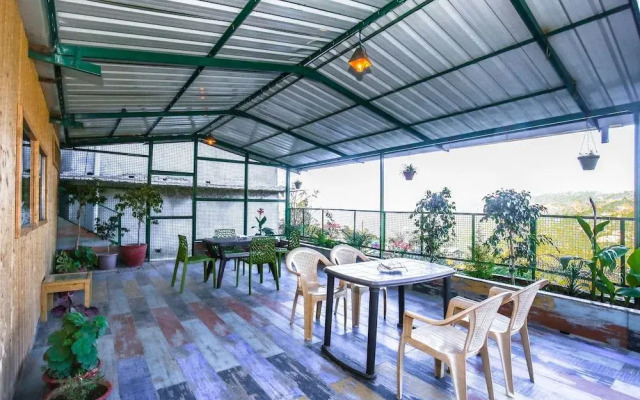 OYO 12186 Home Bright 3BHK Kasauli