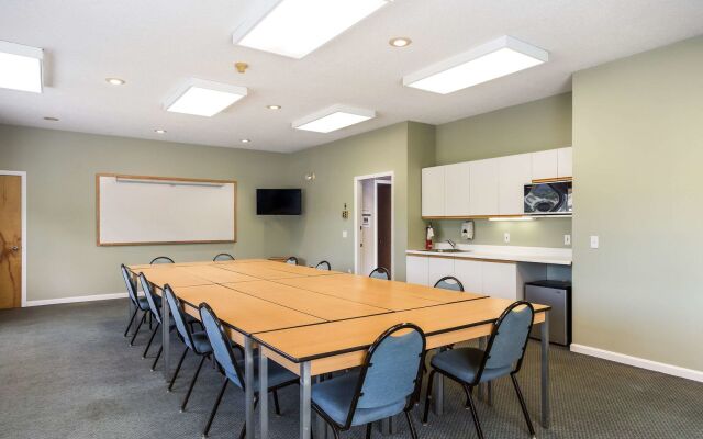 Quality Inn & Suites Gorham Riverside