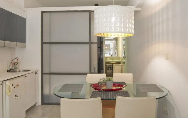 Milanou Glyfada G1 First
