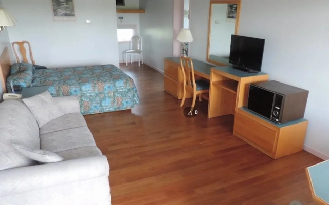 Travelodge by Wyndham Grand Falls