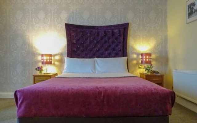 Raheen Woods Hotel