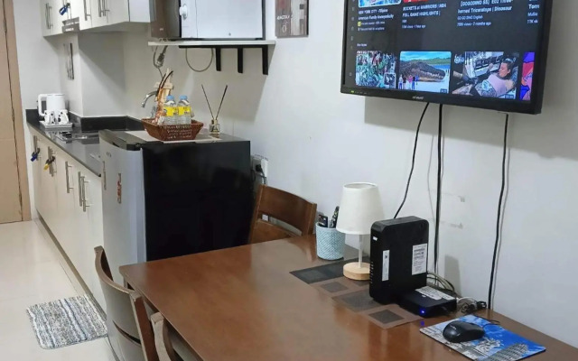 Staycation Sea Residences MOA Jermel