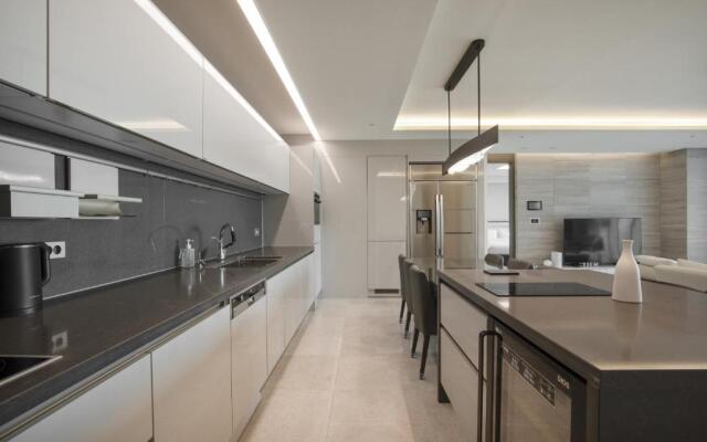 LCT Residence Y Collection