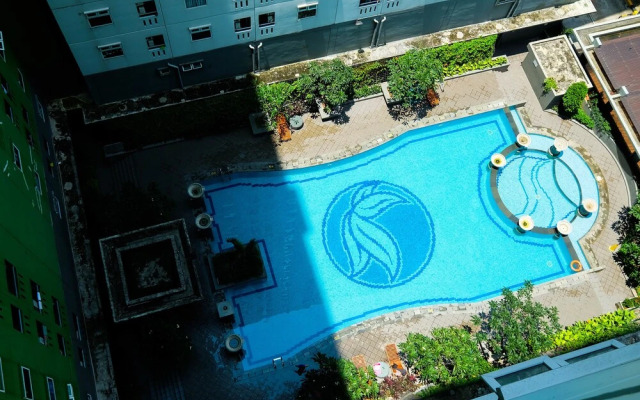 Spacious Studio Room at Green Pramuka Apartment