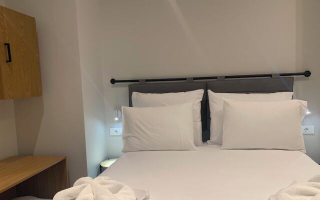 Belle Athenes - Luxury Rooms at Monastiraki Railway Station