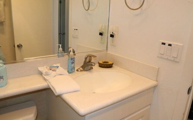 Jamaica Royale - 801 - 2 Br Condo