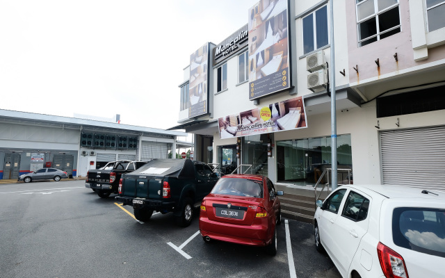 Super OYO 43935 Mancalin Hotel