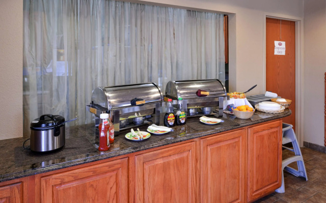 Country Hearth Inn & Suites Edwardsville St. Louis