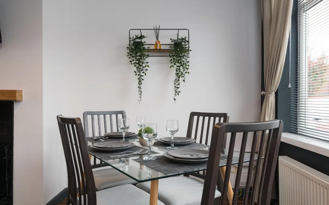 Captivating Beverley 3-bed House Private Parking