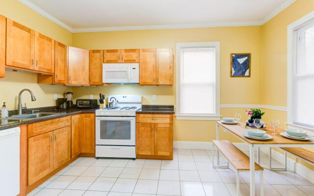 Spacious 2bd/1ba | Ashmont+Parking | 3D TOUR