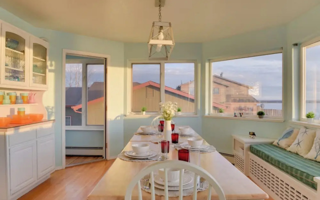 Oceanfront Kenai Villa w/ Fireplace & Deck