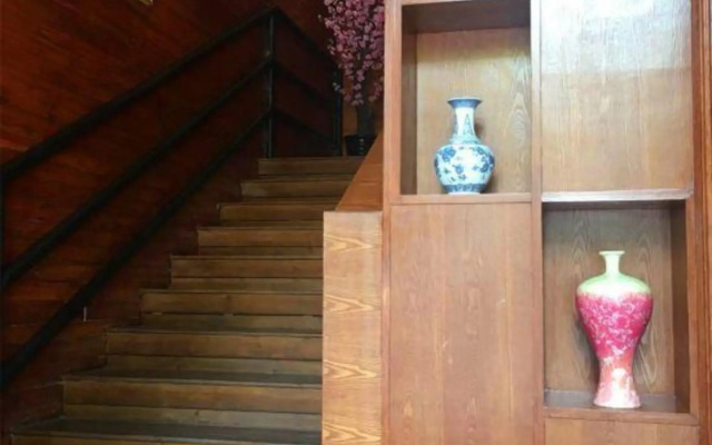 OYO Nanchang Happy Waterbed Literature Hotel