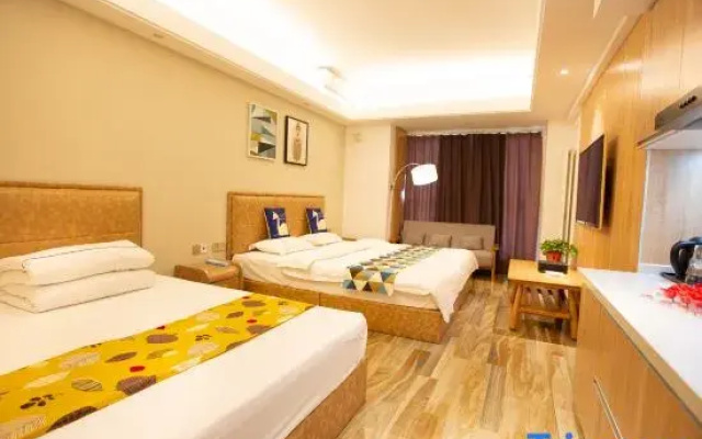 Yiju Homestay (Zhengzhou Longzihu Subway Station)