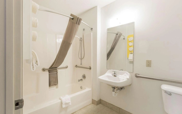 Studio 6 Statesboro, GA