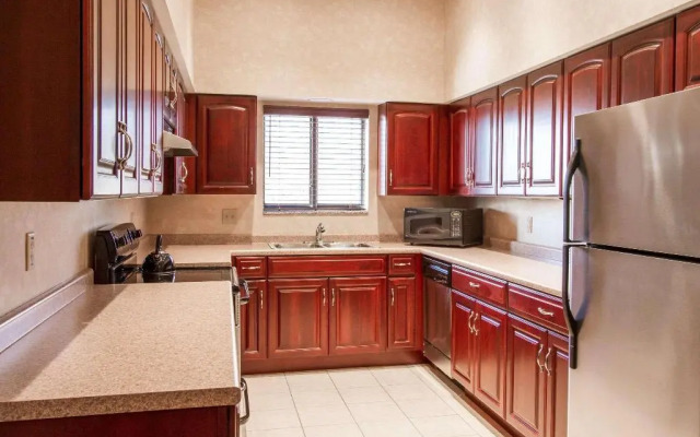 Comfort Suites Grand Rapids North