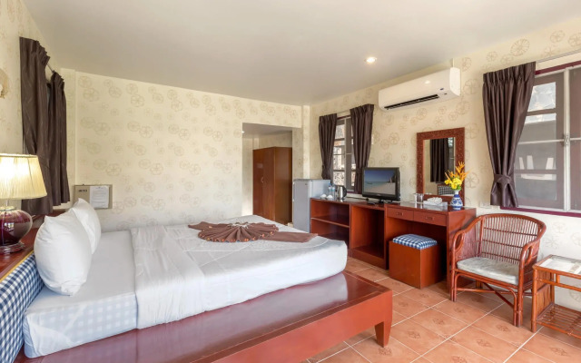 Royal Crown Hotel & Palm Spa Resort