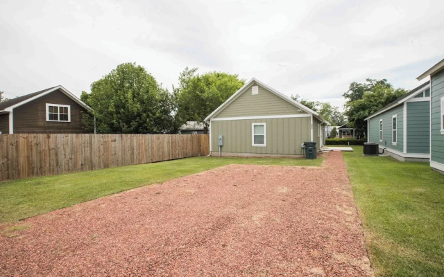 Chic Thomasville Home: Walk to Downtown!