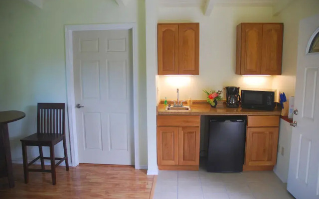 Hale Moana Bed & Breakfast