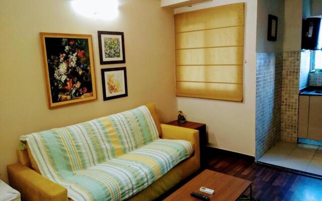 Studio Apartment with Green lawns