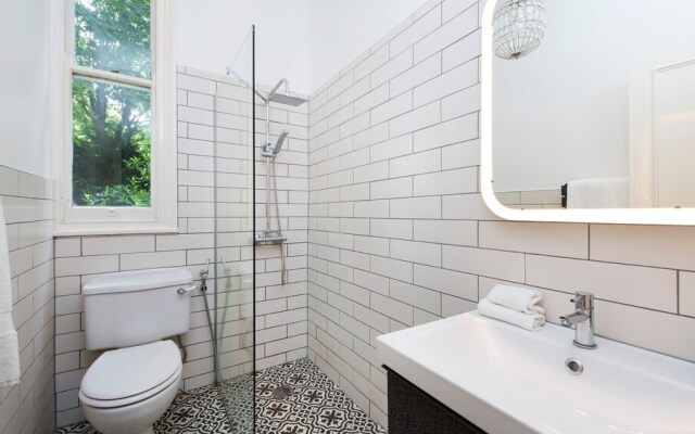 Luxury Studio Apartment in Kensington