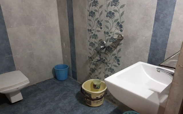 OYO 23649 Hotel Anand